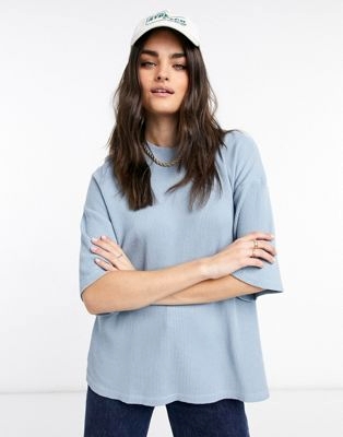 Oversized-футболка из вафельного трикотажа с высоким воротником