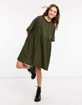 Платье в стиле super oversized в цвете темный хаки в черную полоску