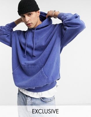 Плюшевый oversized-свитшот с короткой молнией и вышитыми римскими цифрами