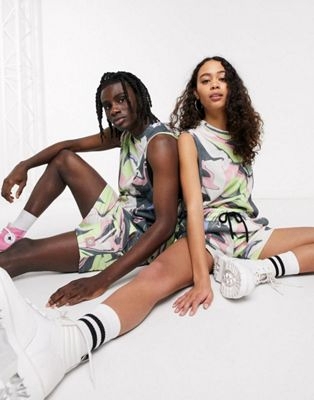 Зеленая oversize-футболка с длинным рукавом